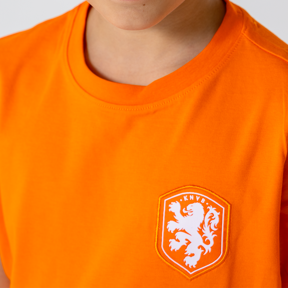 KNVB t shirt oranje kids voorkant model 2