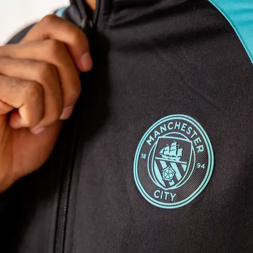 Manchester city trainingspak uit 2526 model logo 1