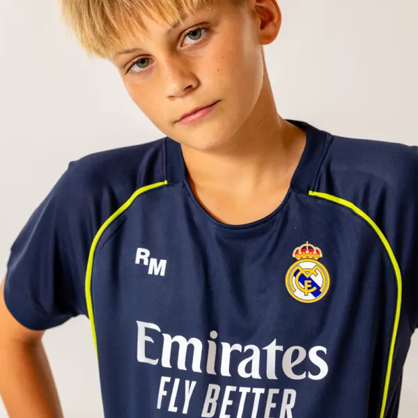 Real madrid uittenue kids 2526 model 2