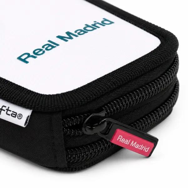 Real madrid etui detail